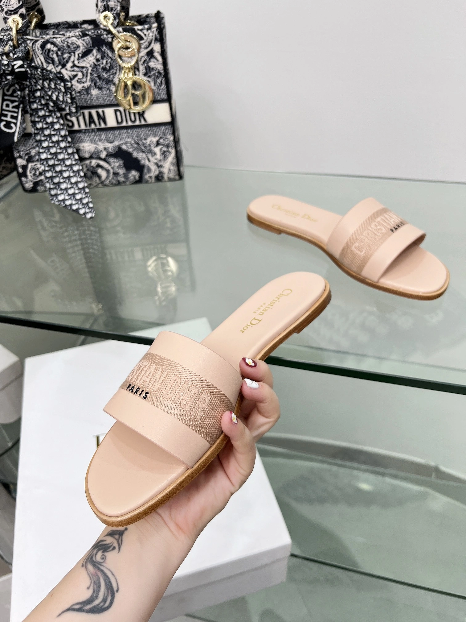 COCO-- 4ior KCQ986CEY_S21U Heel height：1.5CM cowhide item:D-X302J2203